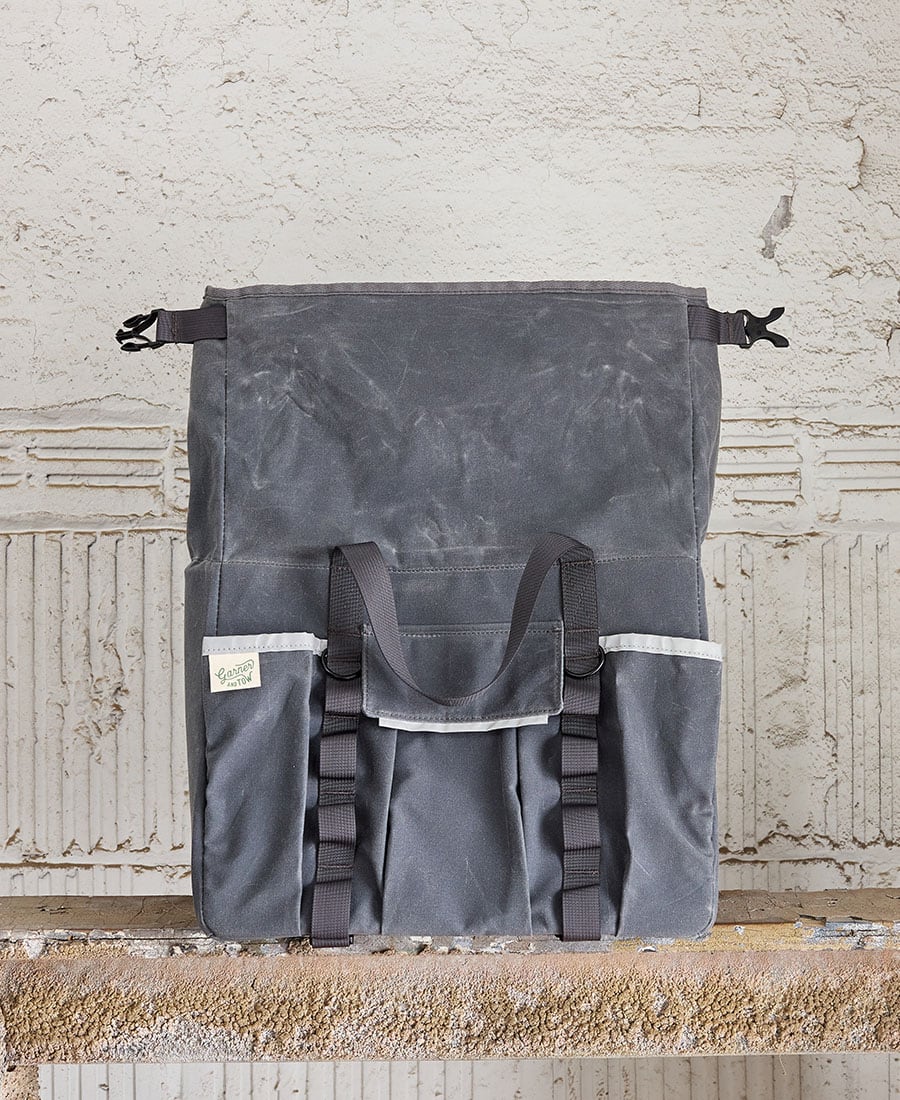 side gather bag／コーデュラ チャコールグレー Bicycle Duffel Bag | Rolltop for cycling and commuting – Garner